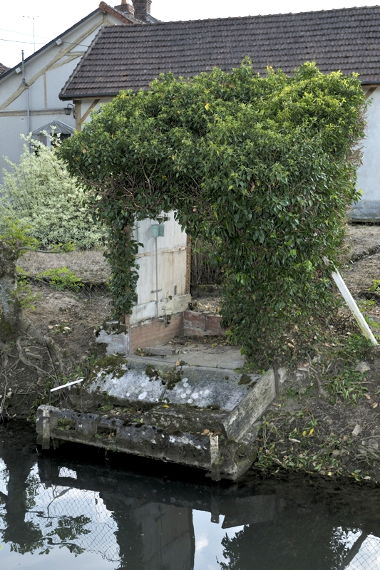 Donzy (Nièvre) Un lavoir