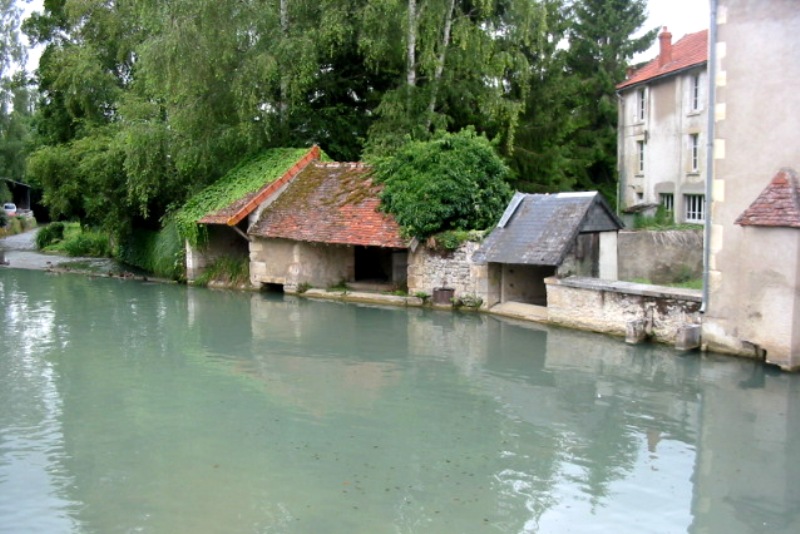 Donzy (Nièvre) Un lavoir