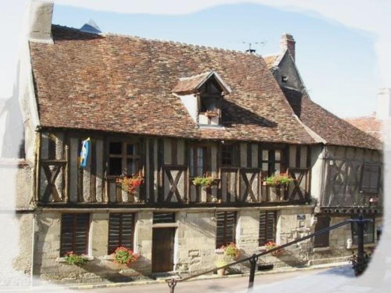 Donzy (Nièvre) Une maison à pans de bois