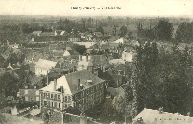 Donzy (Nièvre) Vue générale CPA