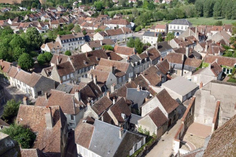 Donzy (Nièvre) Vue générale