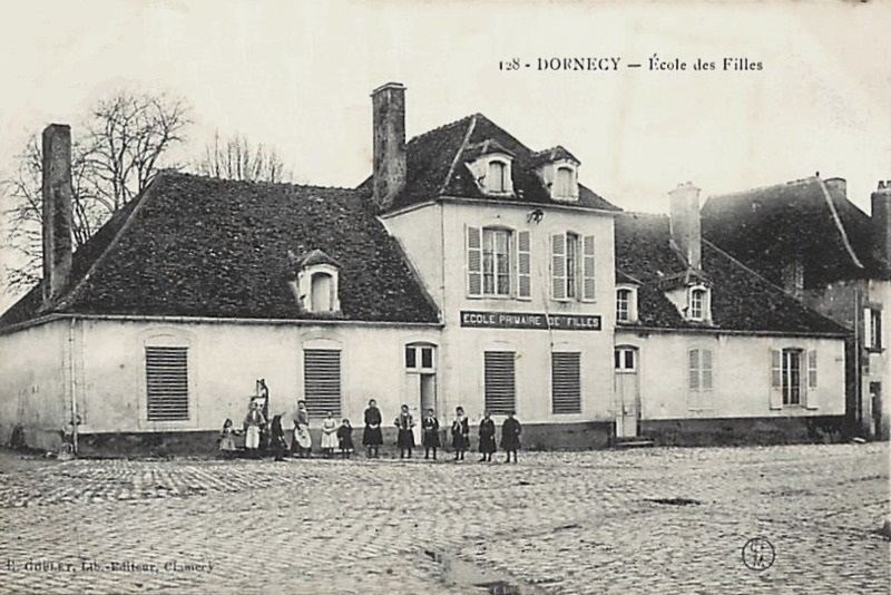 Dornecy (Nièvre) L'école de filles CPA