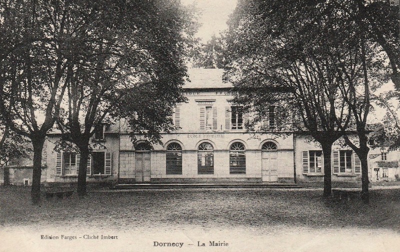 Dornecy (Nièvre) La Mairie CPA
