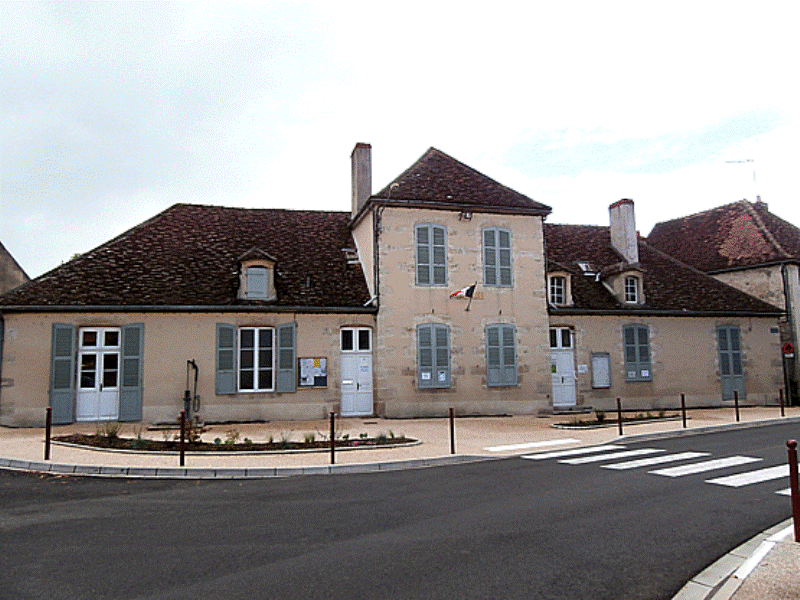 Dornecy (Nièvre) La Mairie