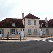 Dornecy (Nièvre) La Mairie