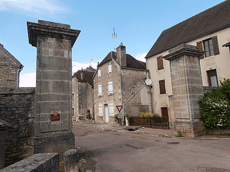 Dornecy (Nièvre) La Porte de Bourgogne