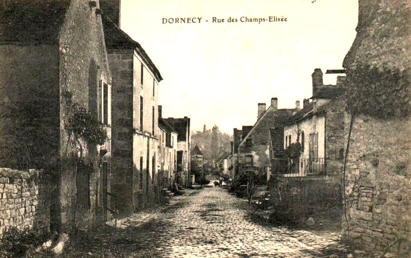 Dornecy (Nièvre) La rue des Champs-Elysées CPA