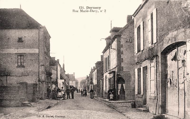 Dornecy (Nièvre) La rue Marié-Davy CPA