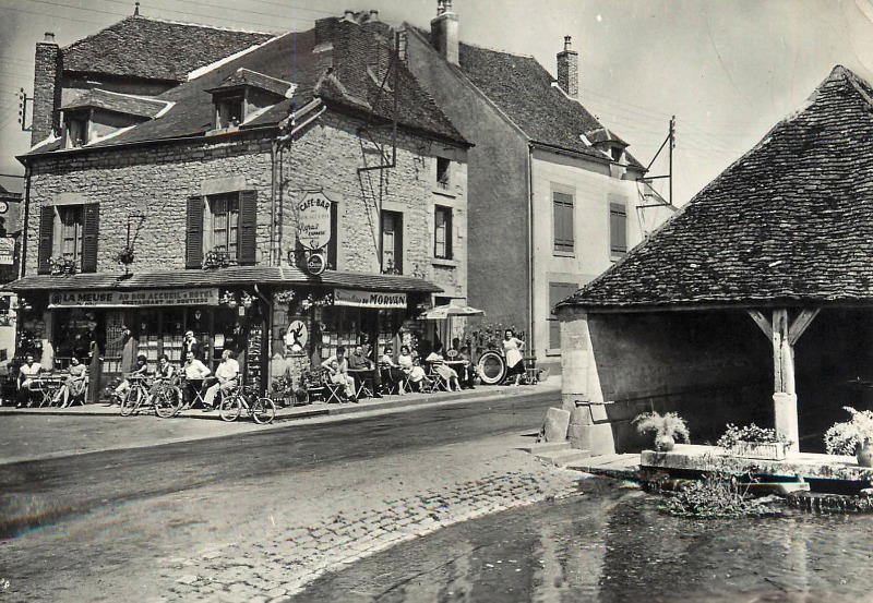 Dornecy (Nièvre) Le café-bar CPA