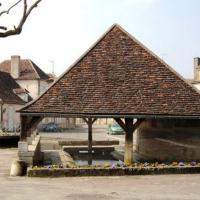 Dornecy (Nièvre) Le grand lavoir