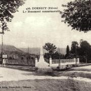 Dornecy (Nièvre) Le monument aux morts CPA