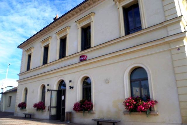 Dourdan essonne la gare