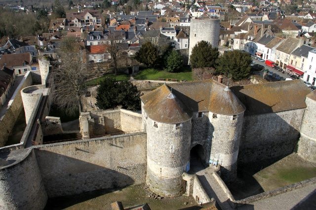 Dourdan essonne le chateau