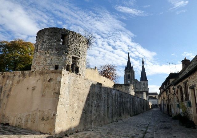 Dourdan essonne le chateau et l eglise