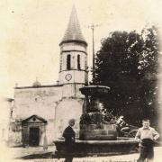 Dourgne (Tarn) CPA place de l'église et fontaine