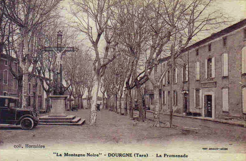 Dourgne (Tarn) CPA promenade et calvaire