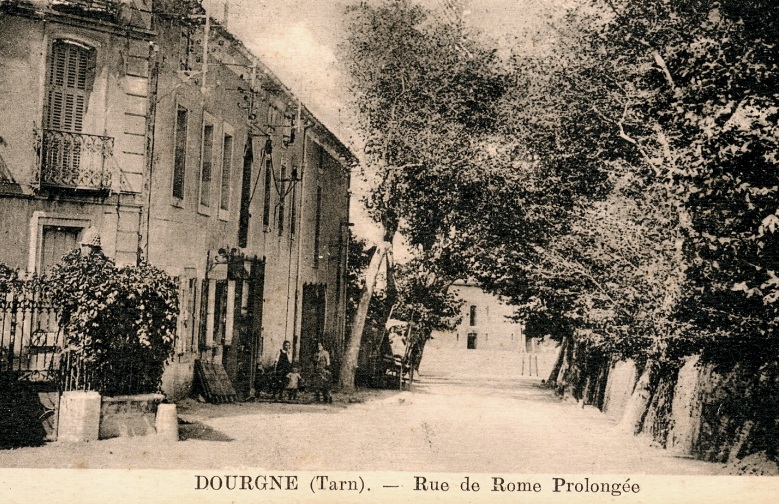 Dourgne (Tarn) CPA rue de Rome prolongée