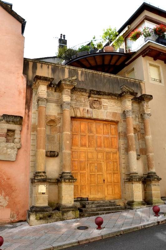 Le portail du couvent des Ursulines