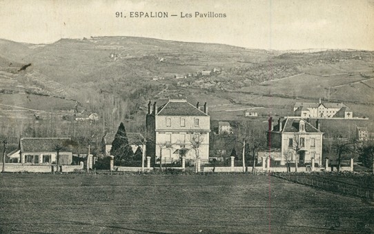 Les pavillons (cpa)