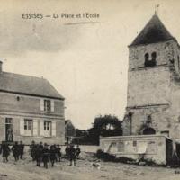 Essises (Aisne) CPA la place et l'école