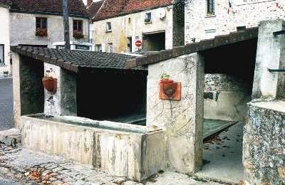 Essises (Aisne) le lavoir près de la mairie