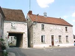 Essises (Aisne) mairie et passage Napoléon