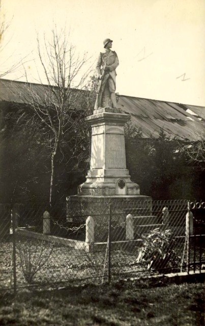 Estourmel 59 le monument aux morts cpa