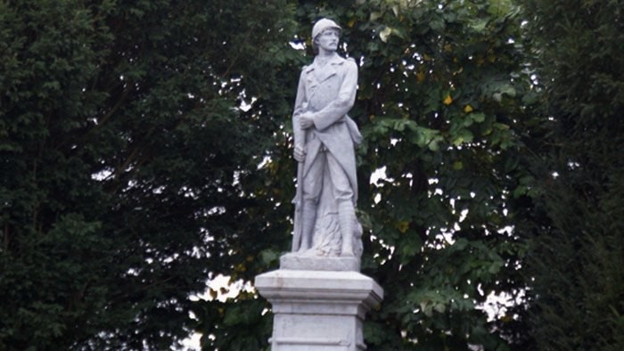 Estourmel 59 le monument aux morts