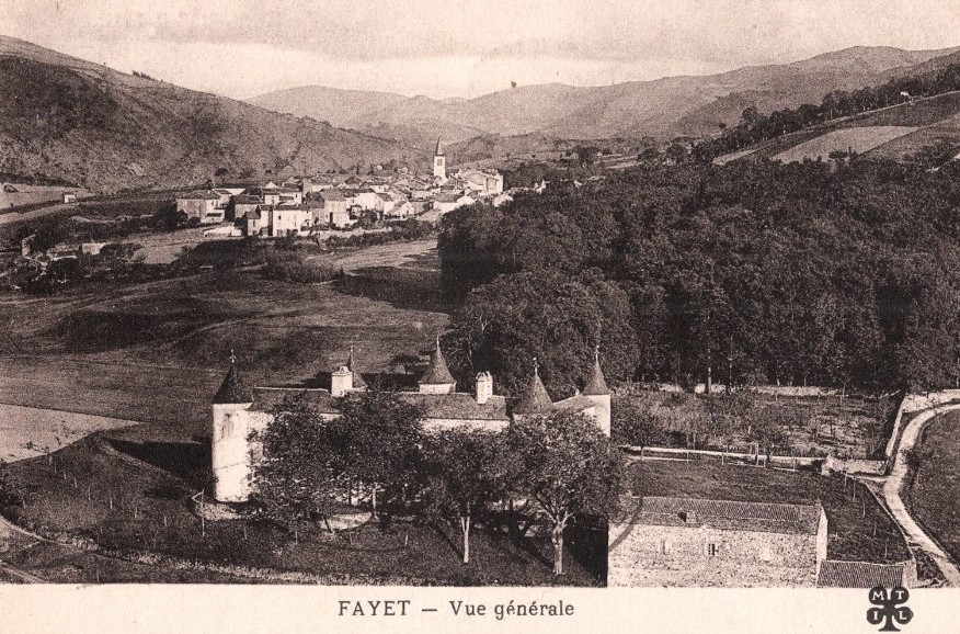 Fayet aveyron cpa vue generale avec le chateau de fayet