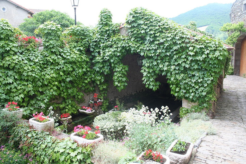 Fayet aveyron lavoir du theron