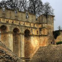 Fère-en-Tardenois (Aisne) le château, pont galerie