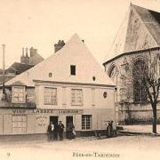 Fère-en-Tardenois (Aisne) CPA derrière l'église Sainte Macre