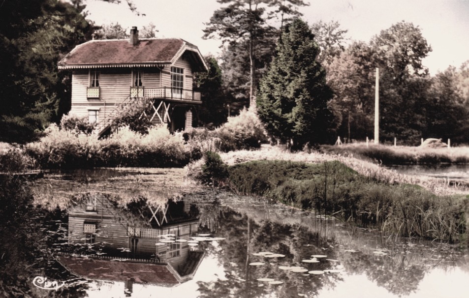 Fère-en-Tardenois (Aisne) CPA l'étang et le chalet