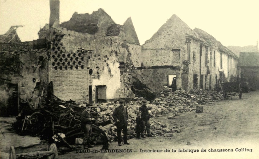 Fère-en-Tardenois (Aisne) CPA la fabrique de chaussons