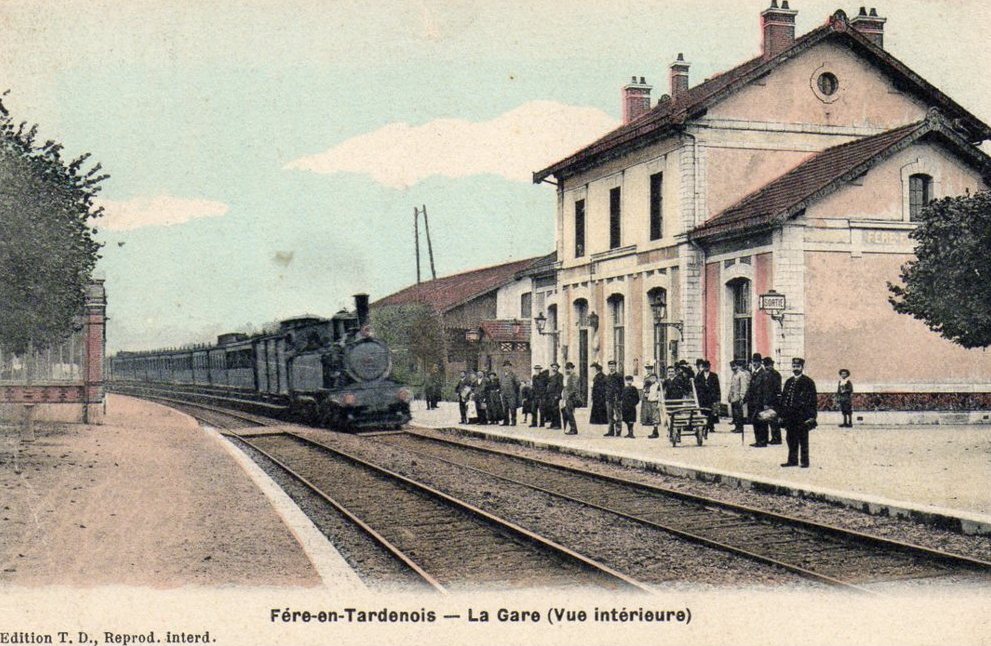 Fère-en-Tardenois (Aisne) CPA la gare