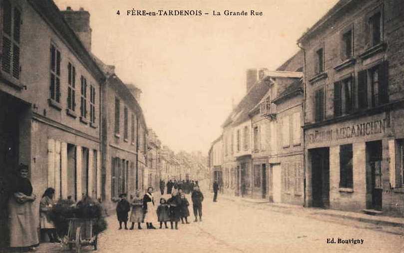 Fère-en-Tardenois (Aisne) CPA la grande rue