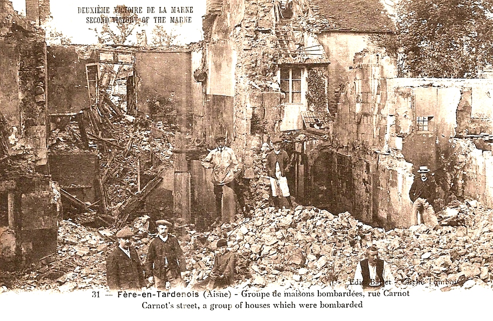 Fère-en-Tardenois (Aisne) CPA la rue Carnot 14-18