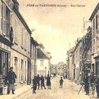 Fère-en-Tardenois (Aisne) CPA la rue Carnot