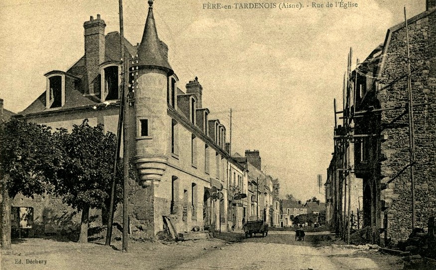 Fère-en-Tardenois (Aisne) CPA la rue de l'église