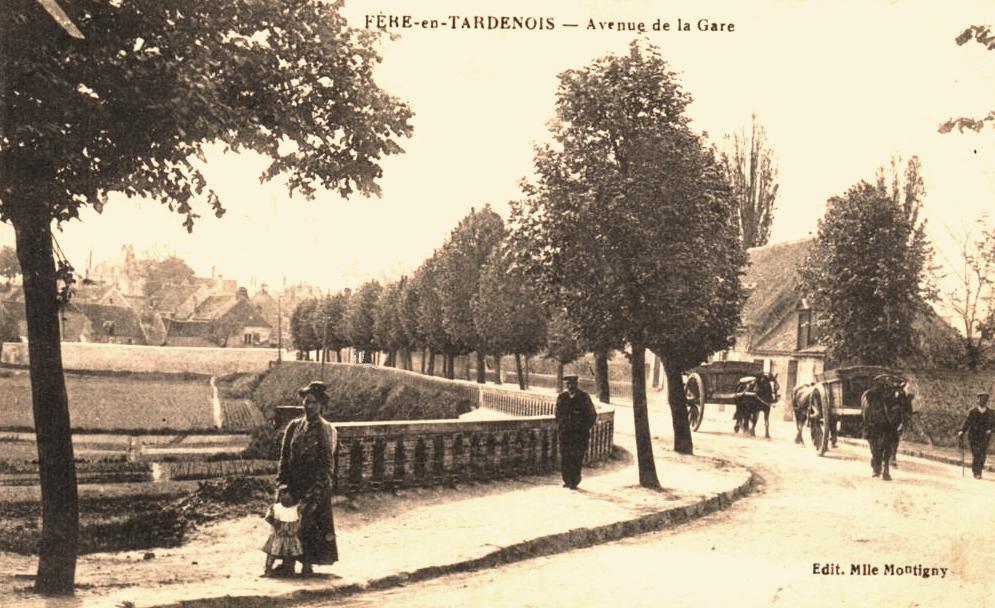 Fère-en-Tardenois (Aisne) CPA la rue de la gare