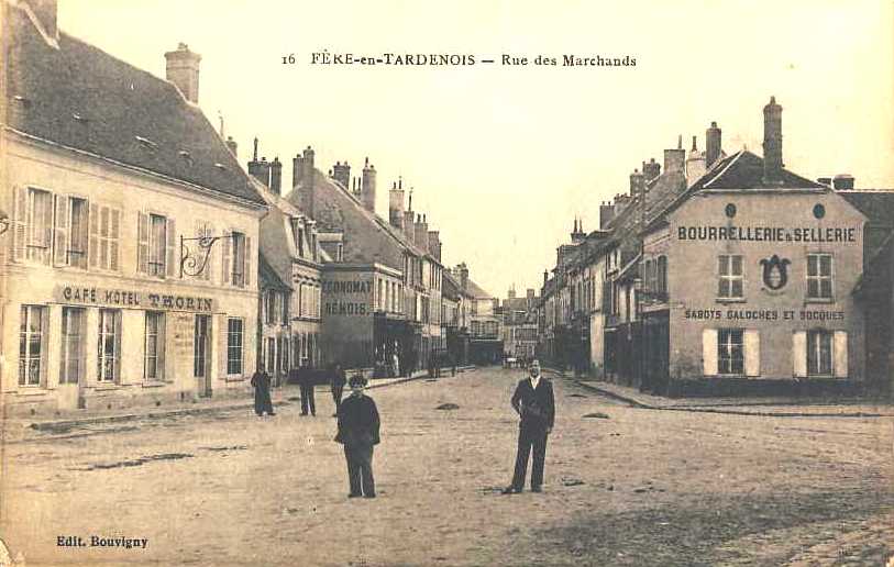 Fère-en-Tardenois (Aisne) CPA la rue des marchands