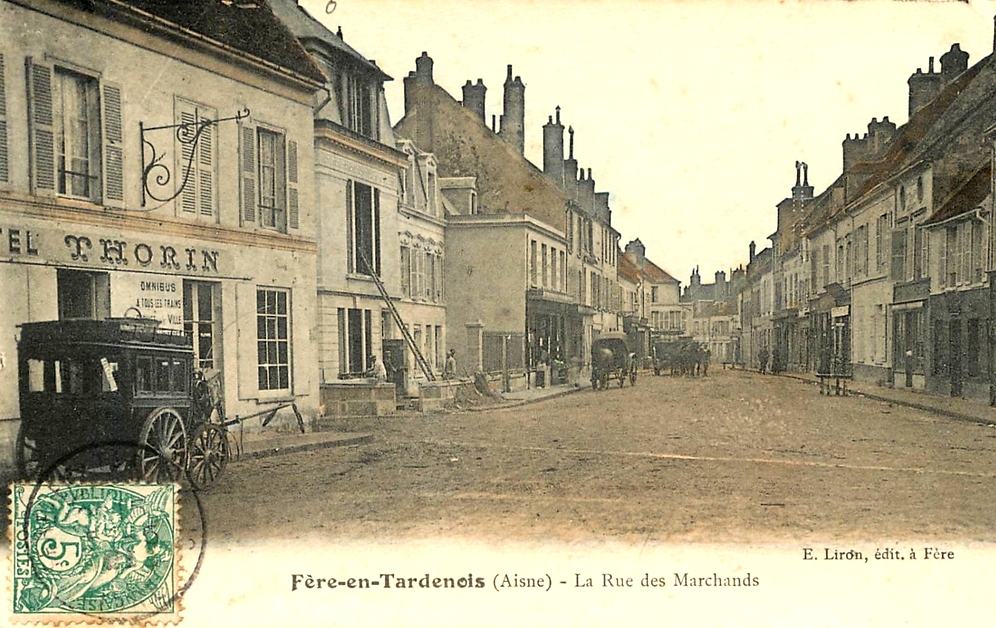 Fère-en-Tardenois (Aisne) CPA la rue des marchands