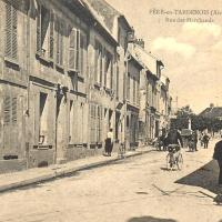Fère-en-Tardenois (Aisne) CPA la rue des marchands