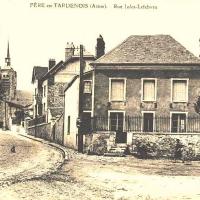 Fère-en-Tardenois (Aisne) CPA la rue Jules Lefebvre