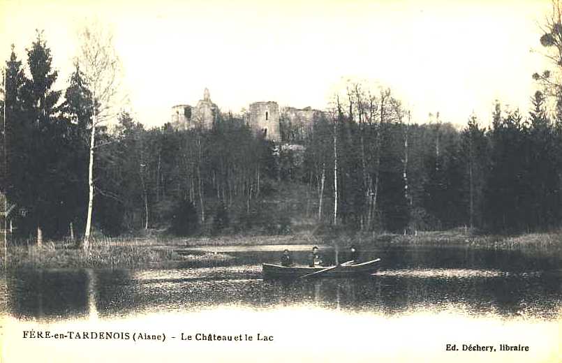 Fère-en-Tardenois (Aisne) CPA le château et le lac