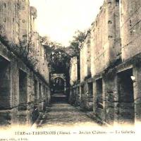 Fère-en-Tardenois (Aisne) CPA le château, sur la galerie