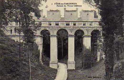 Fère-en-Tardenois (Aisne) CPA le château