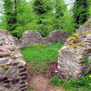 Ferrette 68 le chateau bas ruines de la chapelle sainte catherine