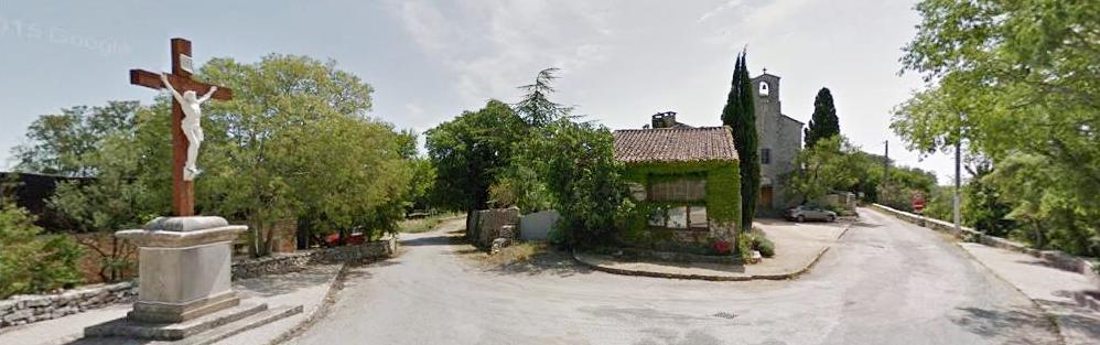 Dans le village