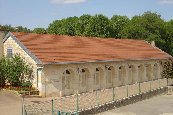 Fleurey-sur-Ouche (Côte d'Or) L'ancien lavoir, salle-des-fêtes